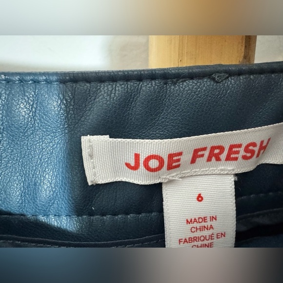 Joe Fresh Faux Leather Pants - Size 6 - Picture 3 of 7